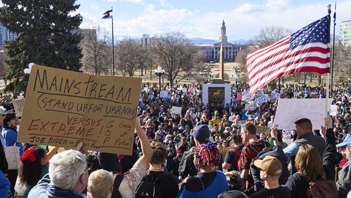 Protestas a lo largo de EEUU para rechazar las primeras medidas del gobierno de Trump